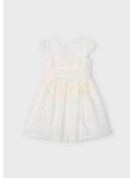 VESTIDO BLANCO DE SATÉN CON ESTILO MODERNO